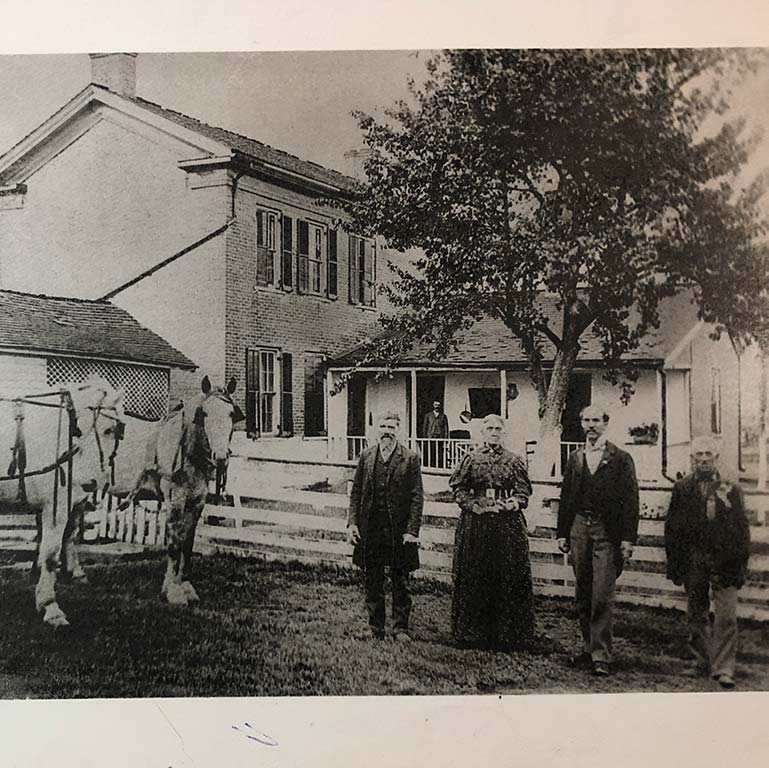 Norton family in front of Clemens homestead